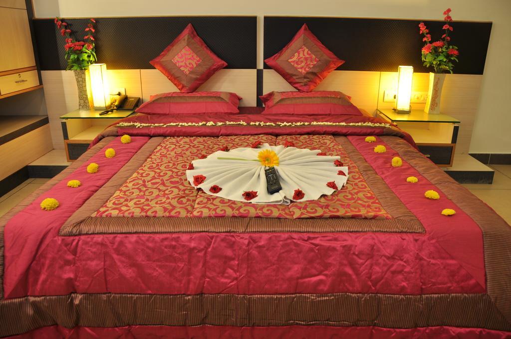 Hotel Sun Park Puduccseri Szoba fotó