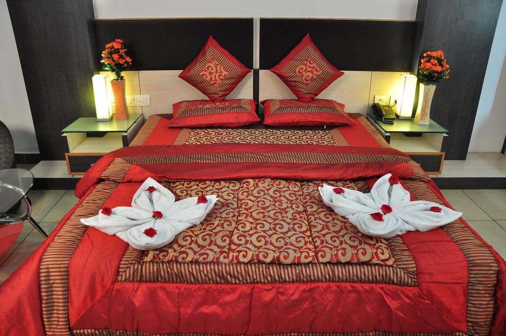 Hotel Sun Park Puduccseri Szoba fotó