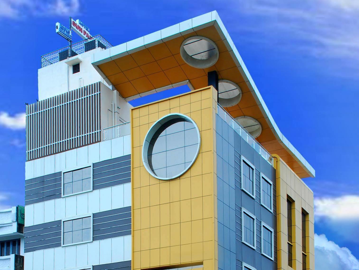 Hotel Sun Park Puduccseri Kültér fotó