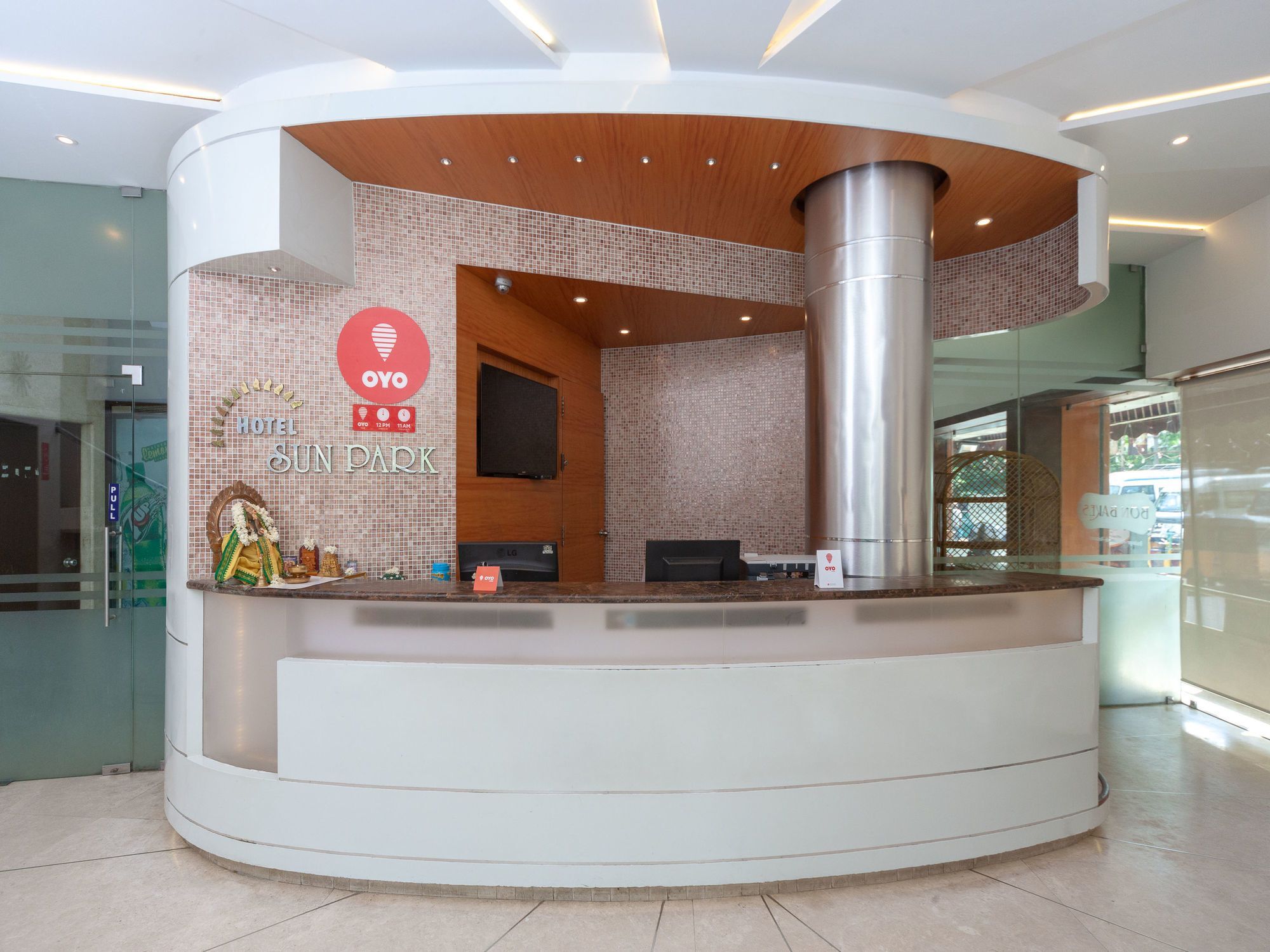 Hotel Sun Park Puduccseri Kültér fotó